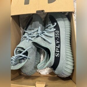 New Size 7 Adidas Yeezy Boost 350 V2